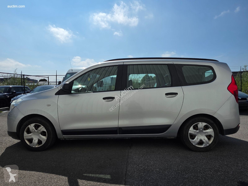 Комерційні автомобілі Dacia lodgy