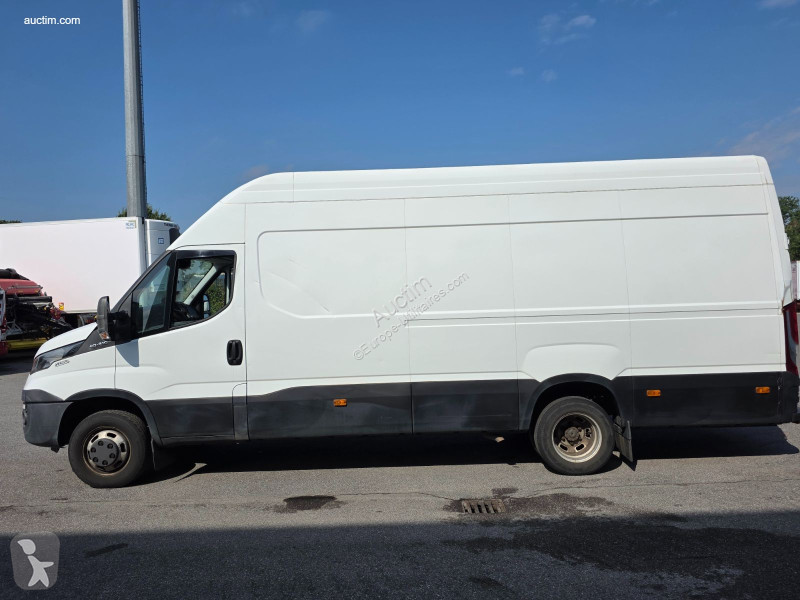 Комерційні автомобілі Iveco 40c/35