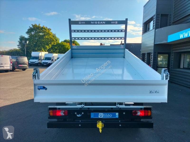 Véhicule utilitaire Nissan