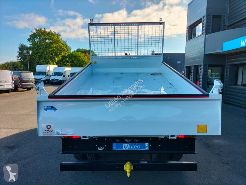 Véhicule utilitaire Nissan
