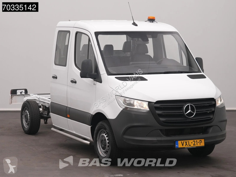 Комерційні автомобілі Mercedes 311 CDI Chassis...