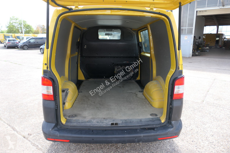 Лекотоварен автомобил Volkswagen T5 Transporter...