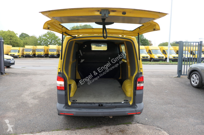 Лекотоварен автомобил Volkswagen T5 Transporter...