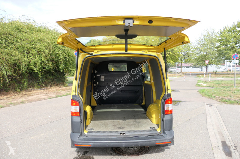 Лекотоварен автомобил Volkswagen T5 Transporter...