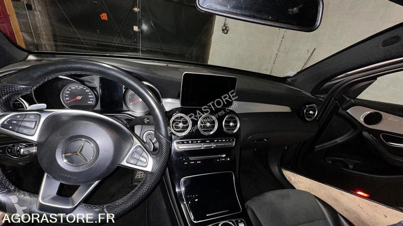 Лекотоварен автомобил Mercedes GLC