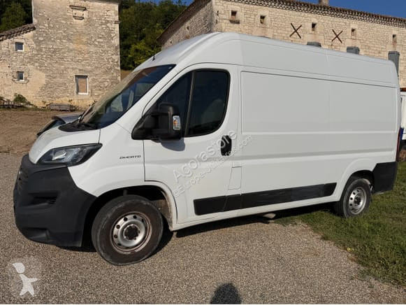 Véhicule utilitaire Fiat DUCATO