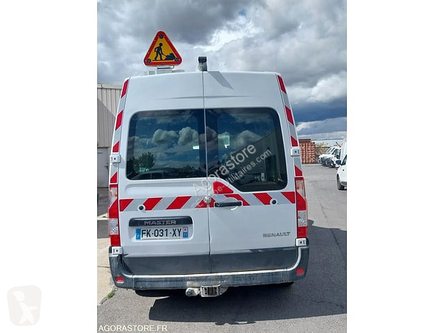 Коммерческий автомобиль