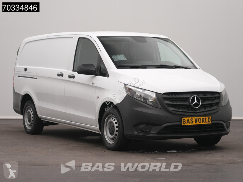 Лекотоварен автомобил Mercedes 114 Automaat...