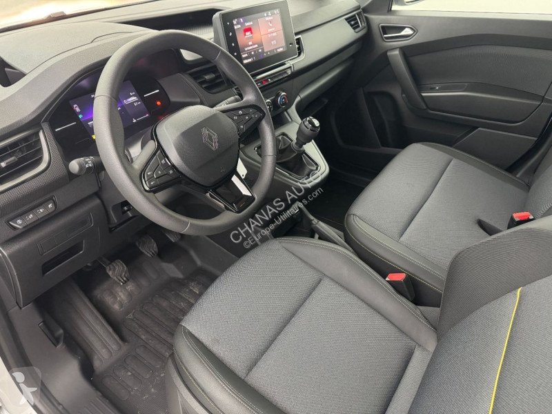 Véhicule utilitaire Renault FG TOLE DCI 95 L1...
