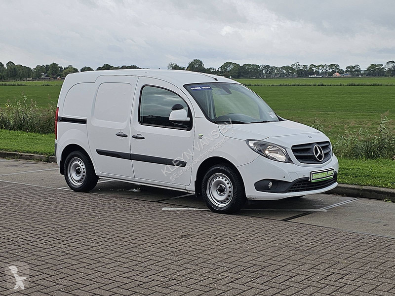 Furgoneta Mercedes 112 benzine ac