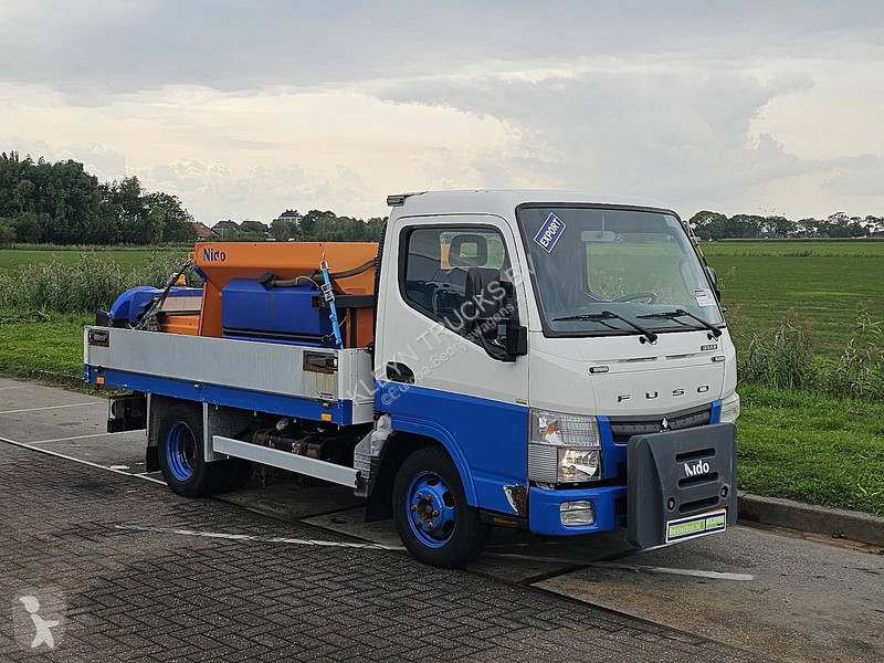 Furgoneta Fuso 3S13 NIDO zoutstrooier