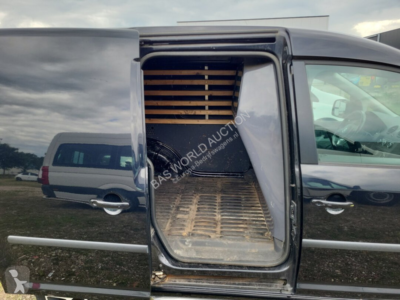 Лекотоварен автомобил Volkswagen 102PK