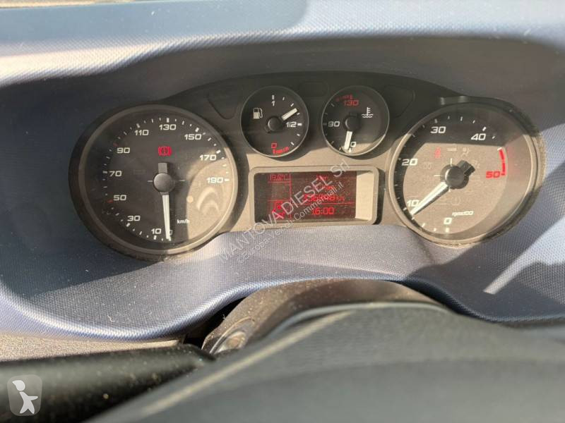 Лекотоварен автомобил Iveco