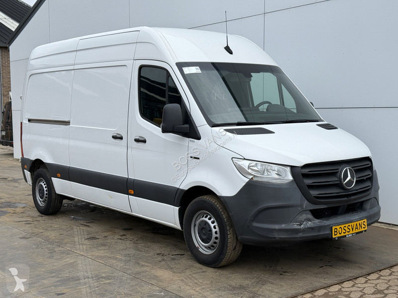 Лекотоварен автомобил Mercedes 312 55kWh L2H2...