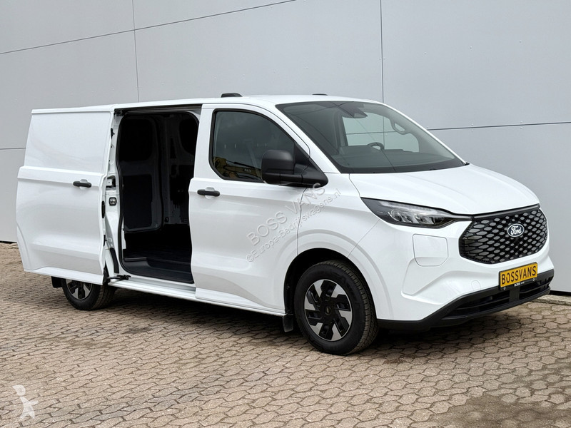 Лекотоварен автомобил Ford 71kWh 136PK...