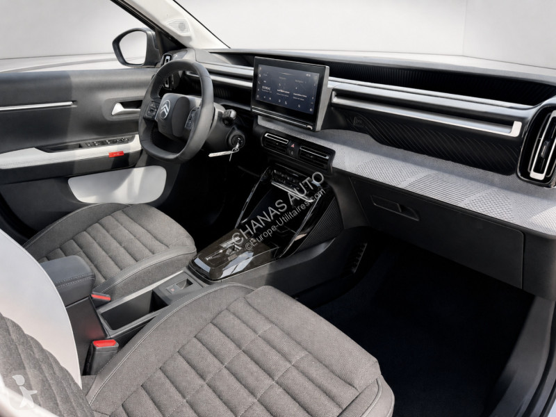 Лекотоварен автомобил Citroën 1.2 Hybride 145...