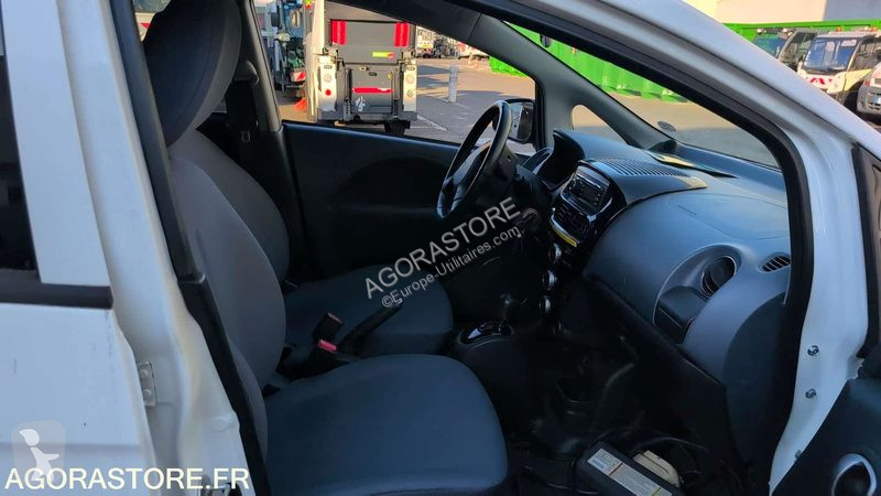 Лекотоварен автомобил Peugeot ION