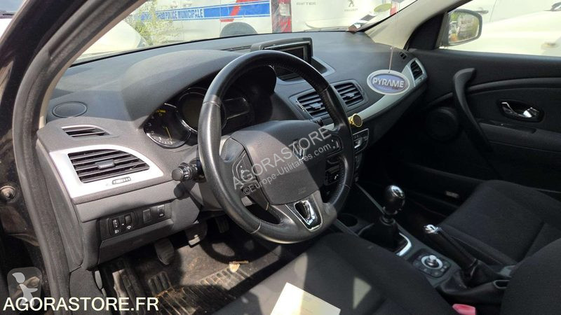 Лекотоварен автомобил Renault MEGANE