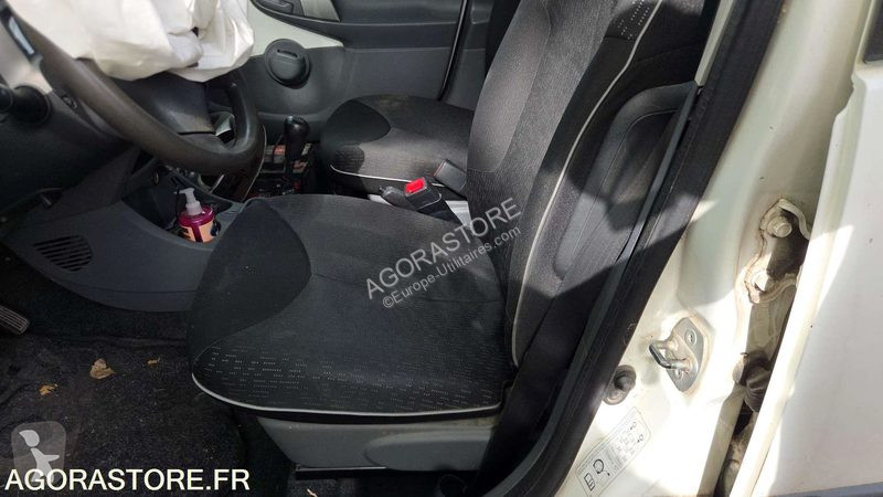 Лекотоварен автомобил Peugeot 107