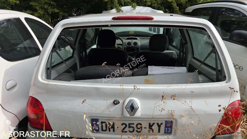 Лекотоварен автомобил Renault TWINGO