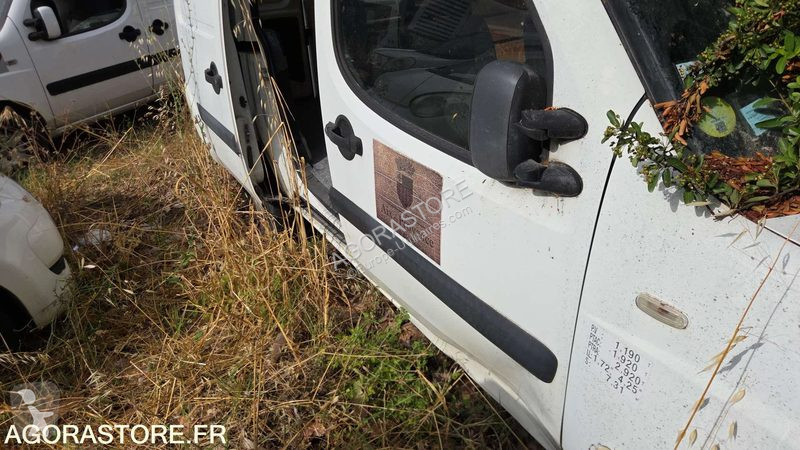 Лекотоварен автомобил Fiat DOBLO