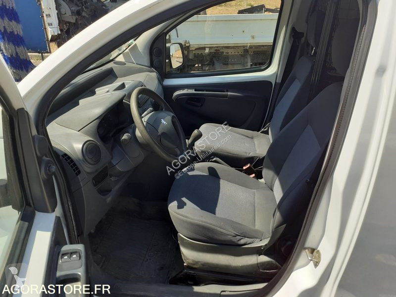 Лекотоварен автомобил Peugeot BIPPER