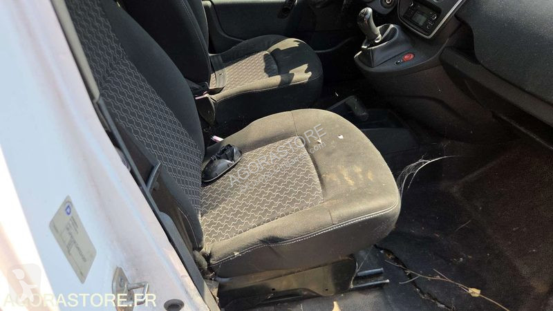 Лекотоварен автомобил Renault KANGOO