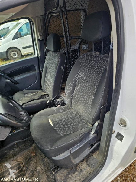 Лекотоварен автомобил Renault