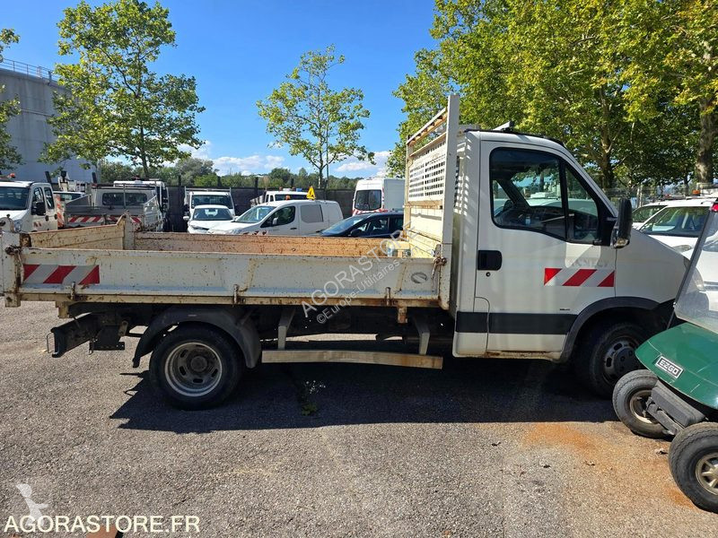 Лекотоварен автомобил Iveco 35C12