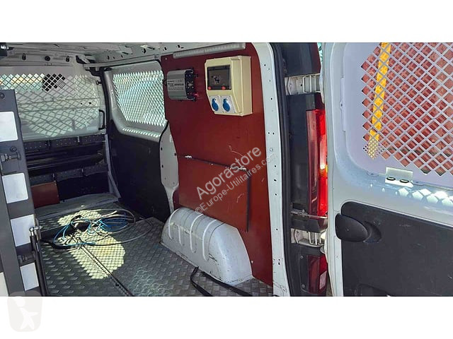 Лекотоварен автомобил Renault TRAFIC