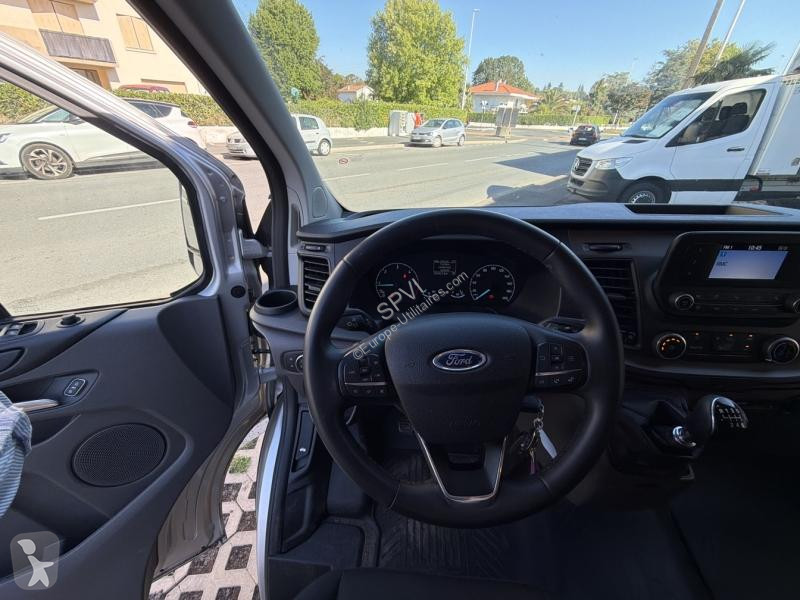 Лекотоварен автомобил Ford 2T Kombi T330 L2H2...