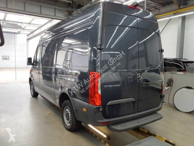 Лекотоварен автомобил Mercedes Sprinter 317...