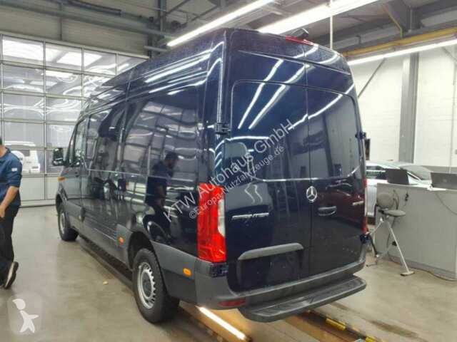 Лекотоварен автомобил Mercedes Sprinter 317...