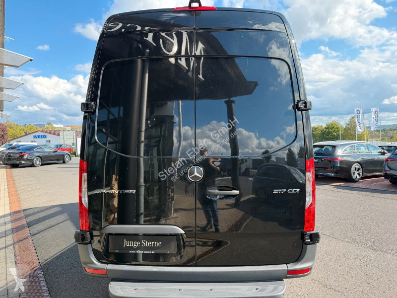 Лекотоварен автомобил Mercedes 317 CDI 9G 3665...