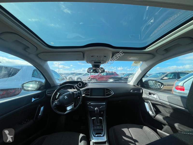 Лекотоварен автомобил Peugeot II SW 1.5 BlueHDi...