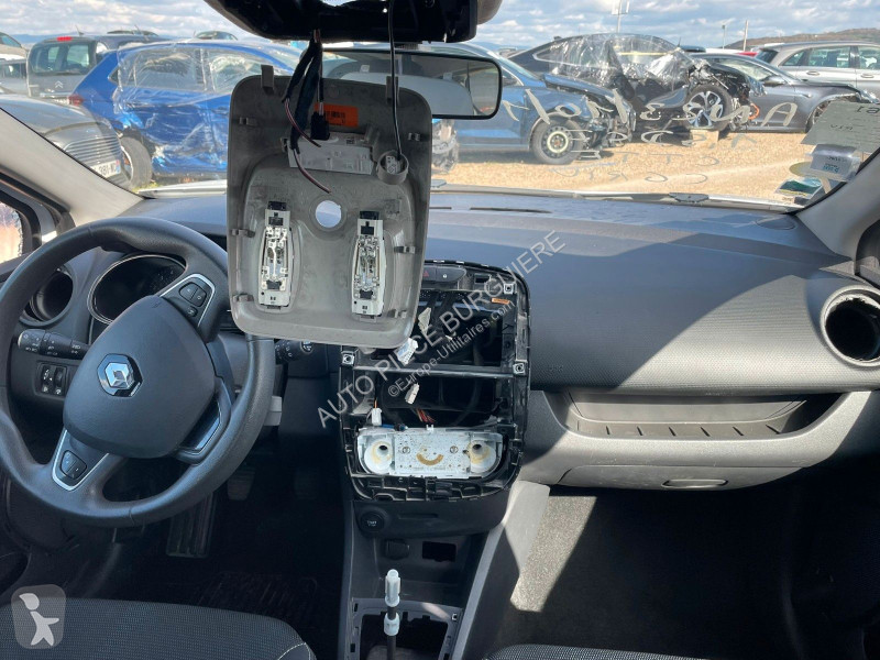 Лекотоварен автомобил Renault 1.5 DCi 75...
