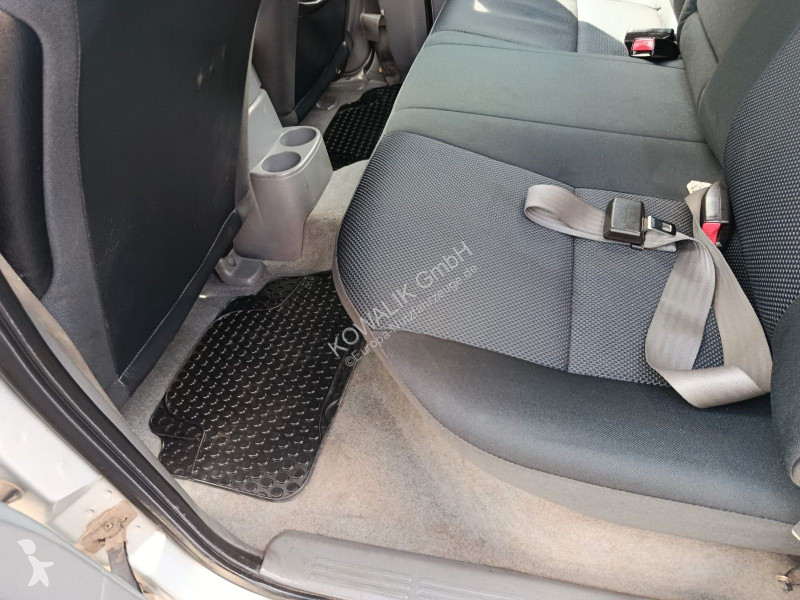 Furgoneta Mazda mit Rundumleuchten