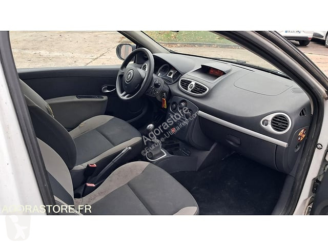 Коммерческий автомобиль
