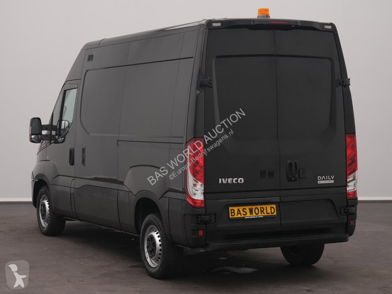 Bedrijfswagen Iveco 35S18
