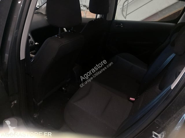 Коммерческий автомобиль