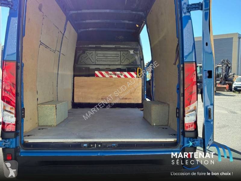 Furgoneta Iveco 35S21