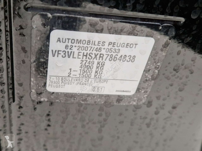 Užitkové vozidlo Peugeot 2.0 BlueHDi 145 EAT8...