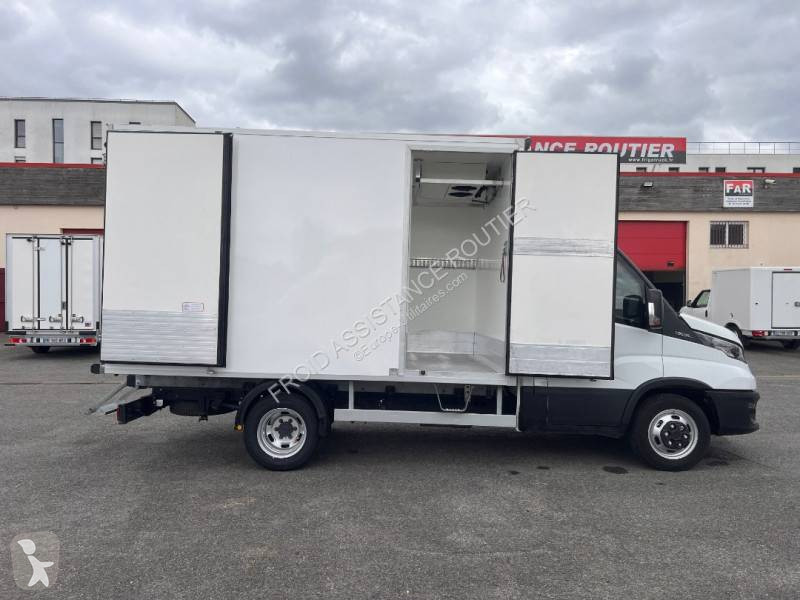Коммерческий автомобиль Iveco 35C14