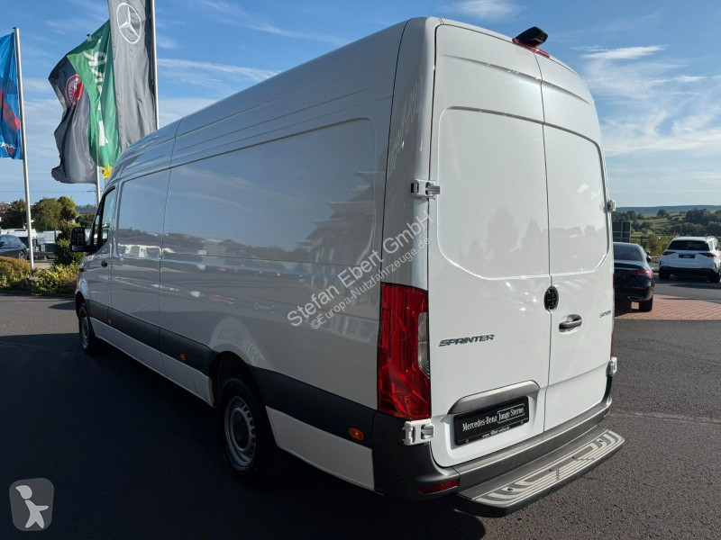 Коммерческий автомобиль Mercedes 317 CDI 9G...