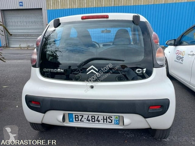 Коммерческий автомобиль
