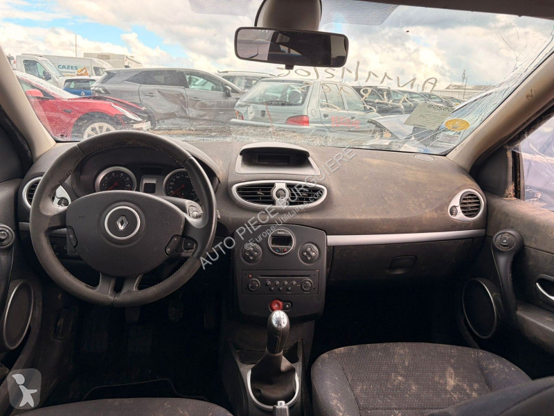 Коммерческий автомобиль Renault 1.4i 100 / FM807