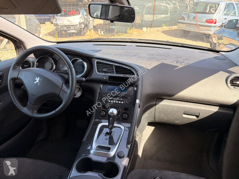 Коммерческий автомобиль Peugeot 1.6 e-HDi 115...