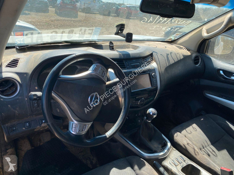 Коммерческий автомобиль Nissan NP 300 2.3 DCi...