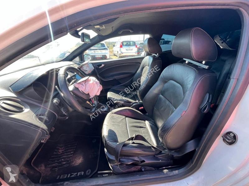 Коммерческий автомобиль Seat IV 1.4 TSi 180...