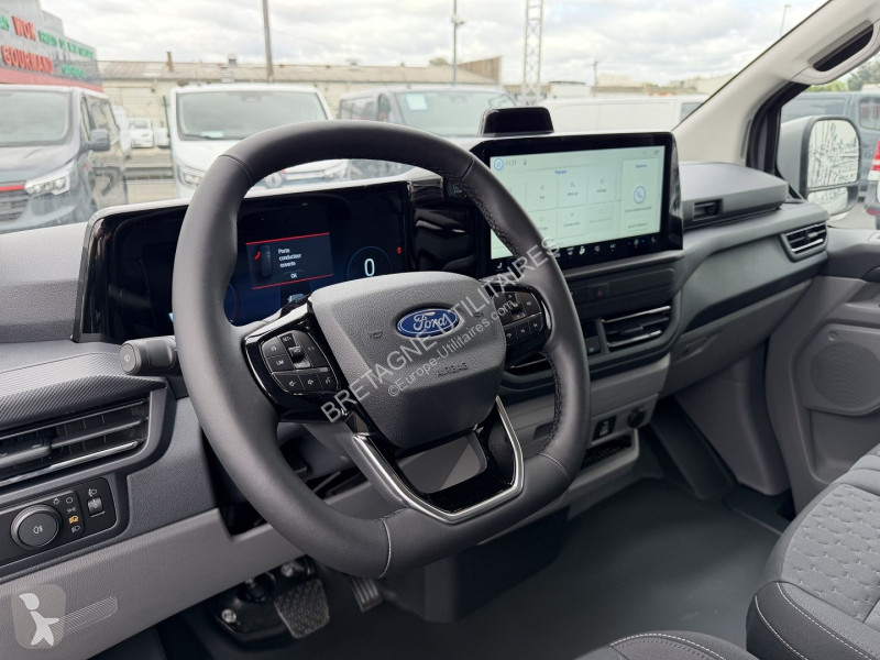 Коммерческий автомобиль Ford TRANSIT CUSTOM FG...
